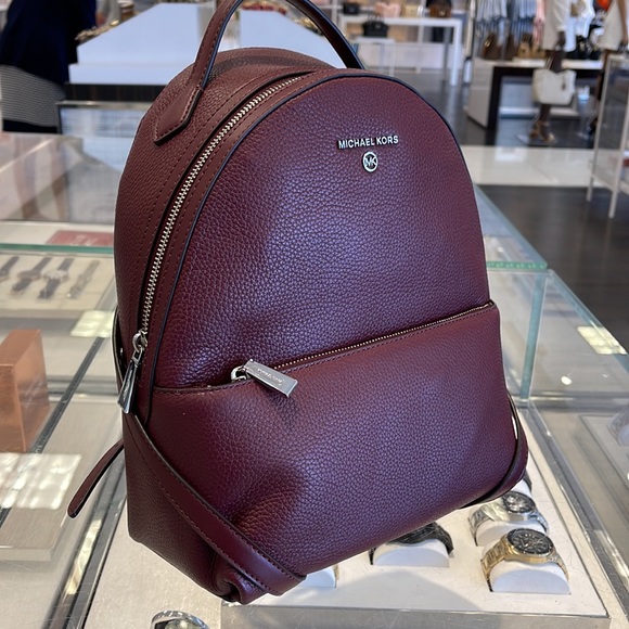 Michael Kors Women's Valerie Medium Pebbled Leather Backpack
NWT - Picture 3 of 16